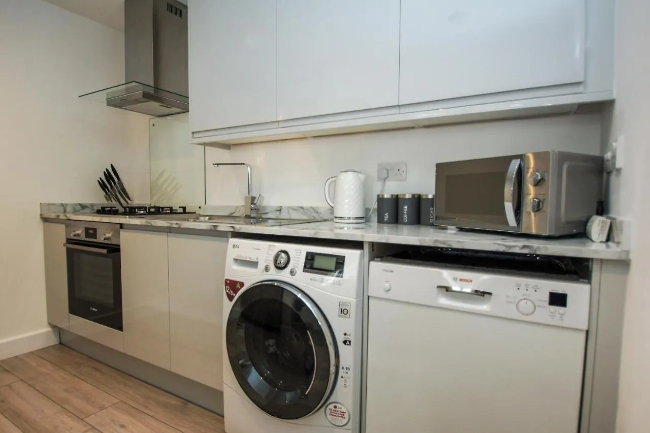 Kemp Town Mews - Parking - By Brighton Holiday Lets 度假居