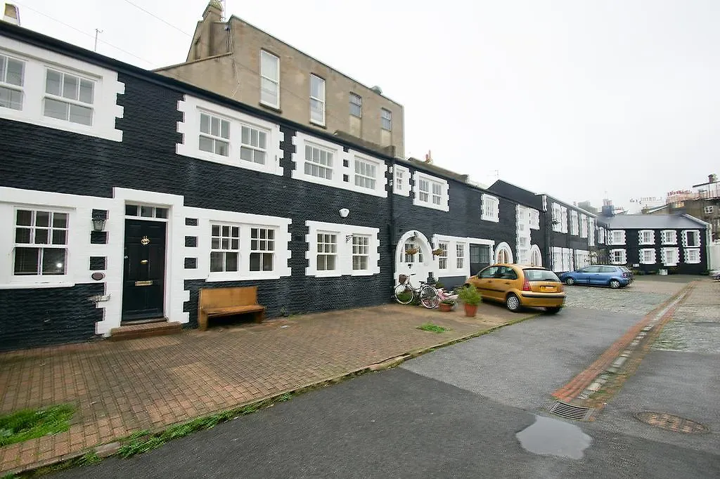 Kemp Town Mews - Parking - By Brighton Holiday Lets 0*,  英国